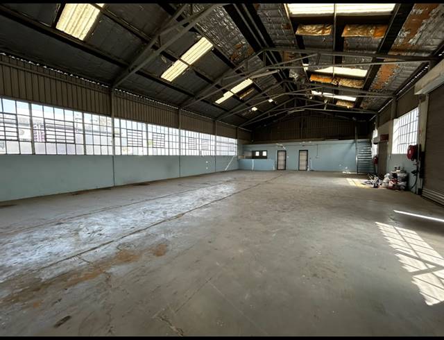 450M² WAREHOUSE TO LET IN WYNBERG